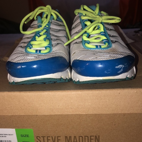 Lime Green and Blue Nike Air Max - Picture 2 of 14